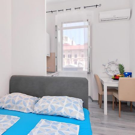 City Studio Market 5 - Rijeka Rent Bagian luar foto