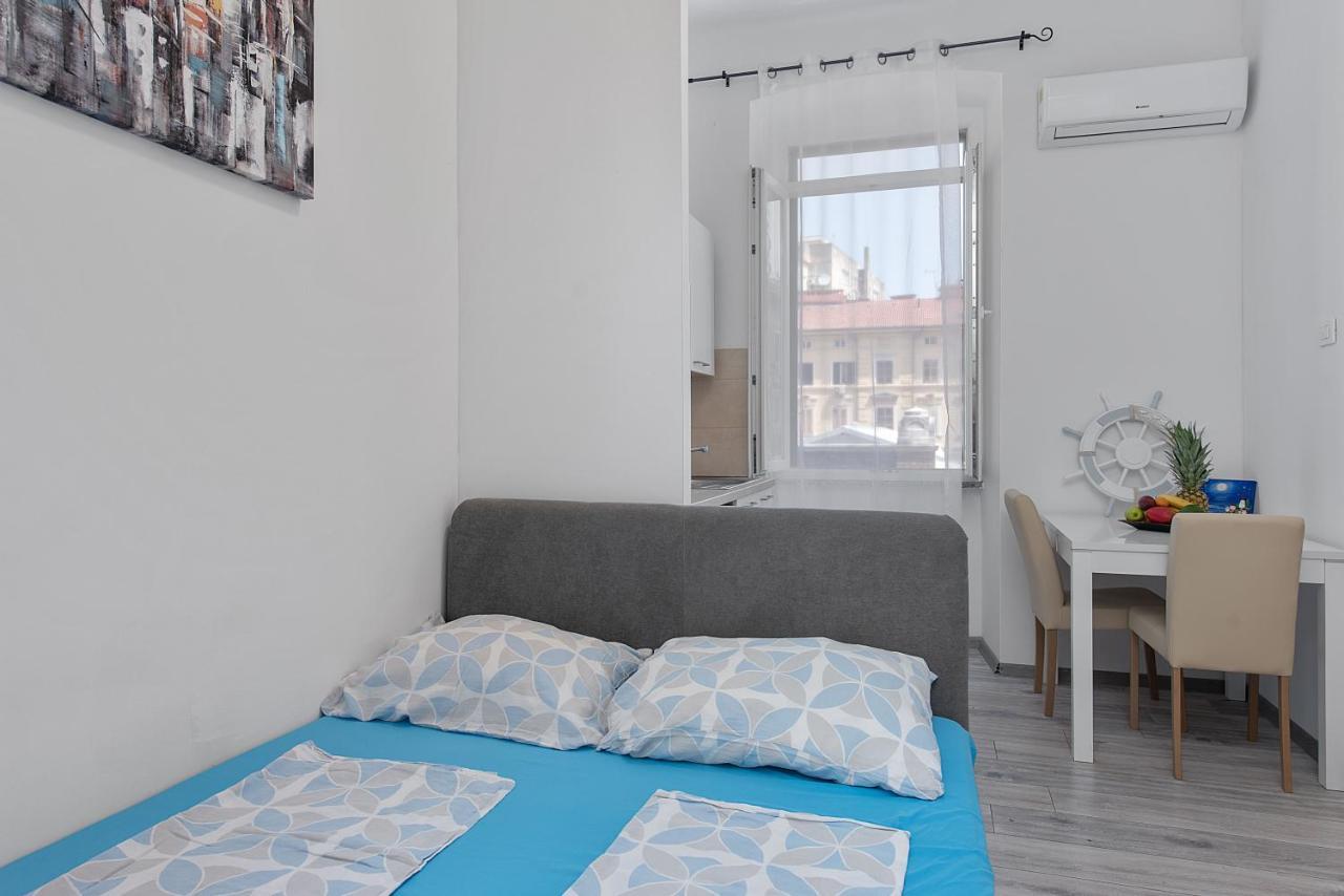 City Studio Market 5 - Rijeka Rent Bagian luar foto
