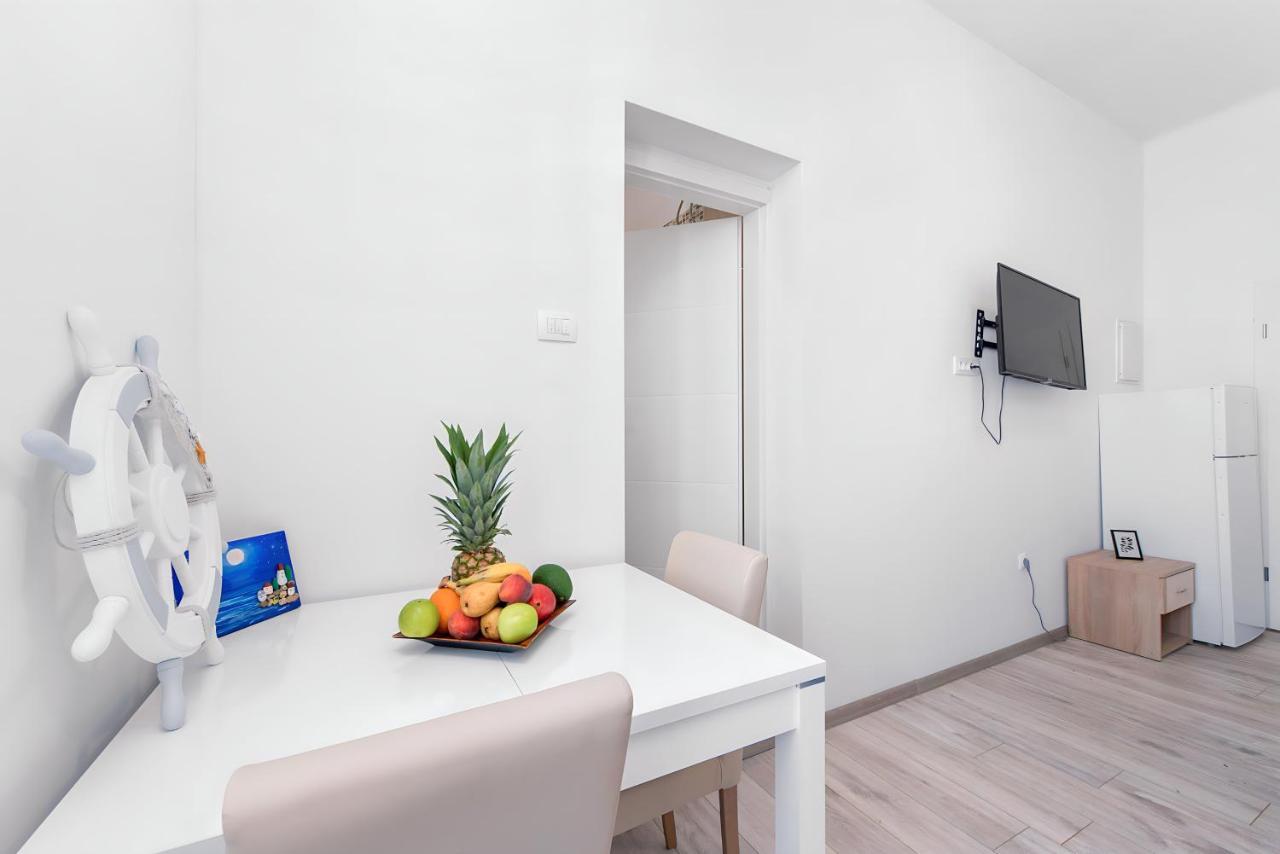 City Studio Market 5 - Rijeka Rent Bagian luar foto