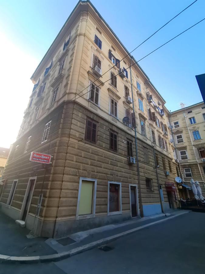 City Studio Market 5 - Rijeka Rent Bagian luar foto