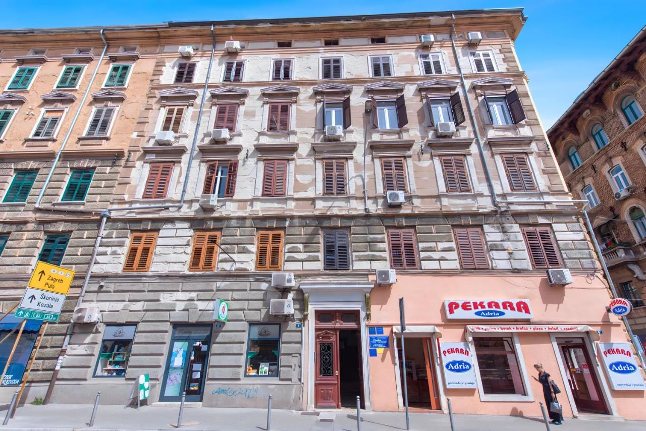 City Studio Market 5 - Rijeka Rent Bagian luar foto